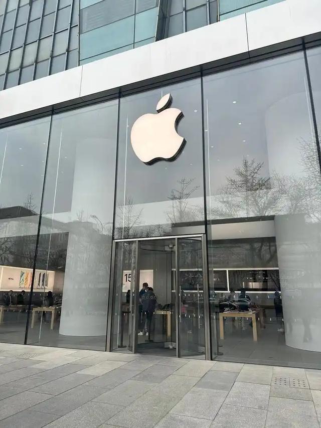 苹果首次在中国关停直营店，市场调整还是战略收缩？