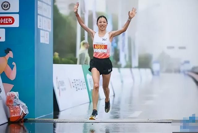 赢了面子丢了里子！小心机暴露的“最快女护士”，终为荒唐买了单