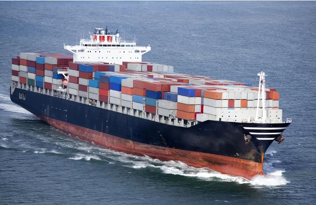 美媒：中国顺差首破万亿，特朗普上台11个月，顶中国自己苦干5年