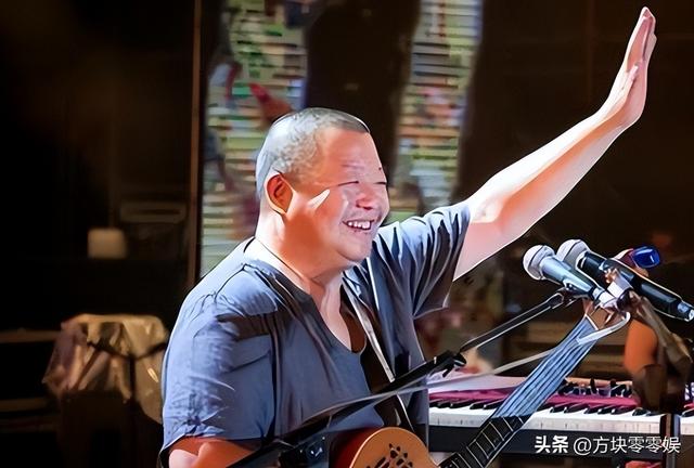 她连上5次春晚，私下却和恩师同居怀孕被骗流产	，今57岁依然单身