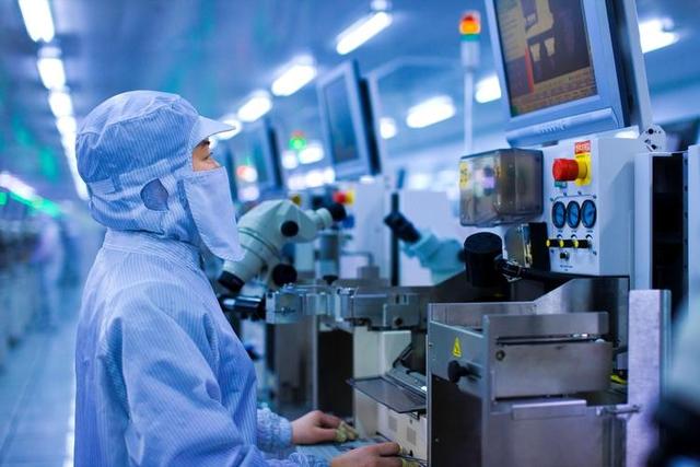 3纳米不够看了？中国正在搞的“原子制造”，能让芯片算力翻千倍