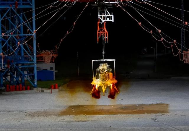 中国载人登月车测试完成，美国欲搞太空竞赛，要在月球建核反应堆