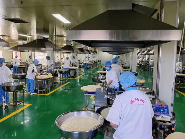 在敦化长有食品工业旅游园区，亲手解锁非遗煎饼的奥秘！