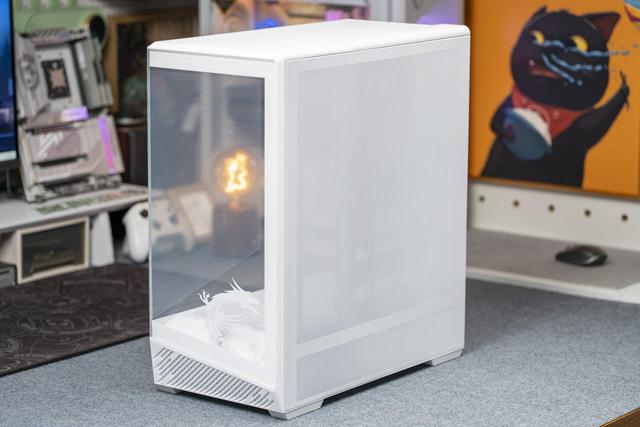 微星 MAG PANO 131 PZ WHITE 白龙机箱评测：装机超容易的海景房机箱