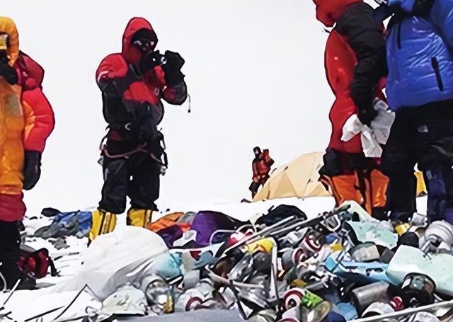 尼泊尔新规：珠峰押金制废除，登山者的4000美元清洁费，不退还！