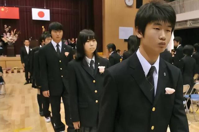 大量日本游客涌入北京，打着旅游幌子不去旅游不吃美食，为啥来？