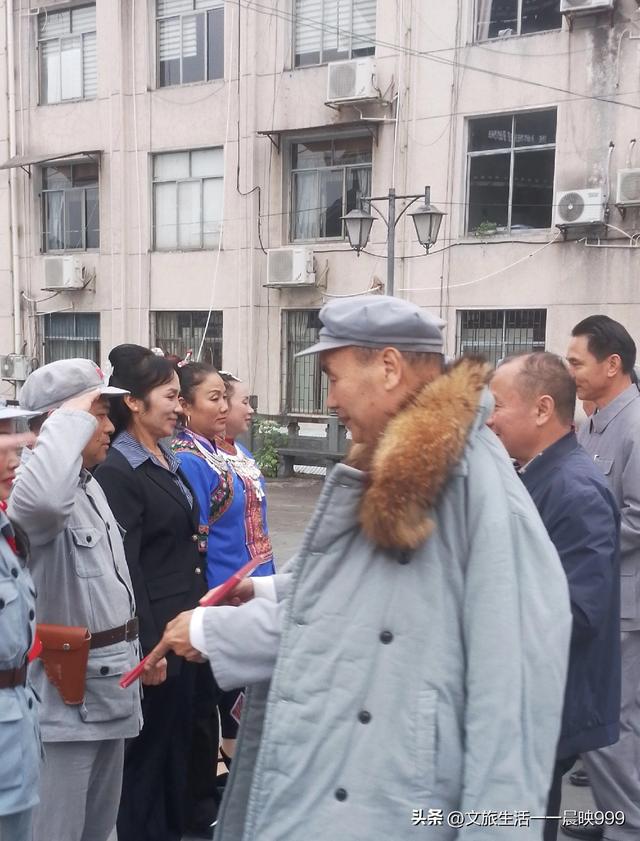 通道转兵：红军生死攸关的重大战略决策