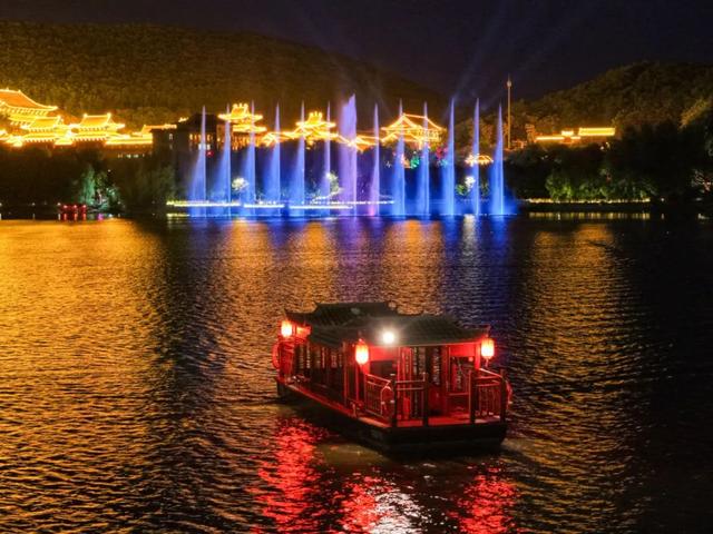 8月1日六鼎山莲花会夜游盛宴——光影与狂欢交织的沉浸式体验​