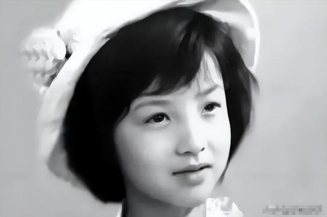 吃里扒外！定居美国13年，回国捞金惨遭“驱逐”，52岁活成了笑话