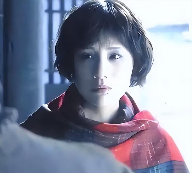 她长得太美被导演据为己有，同居27年无名无分，年仅63岁不治身亡