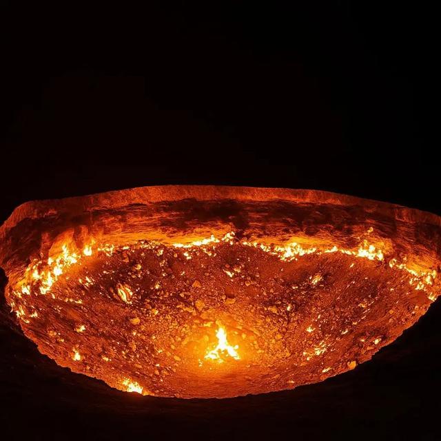 燃烧半世纪的地狱之门，35亿吨油田抵中国7年进口量，却无人敢采