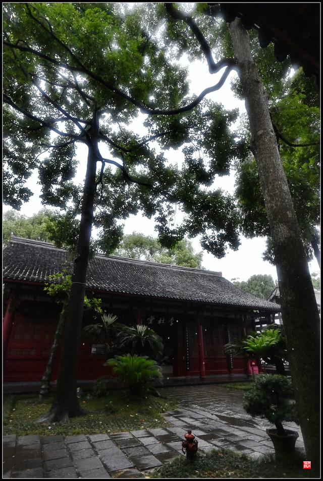 安得广厦千万间，大庇天下寒士俱欢颜