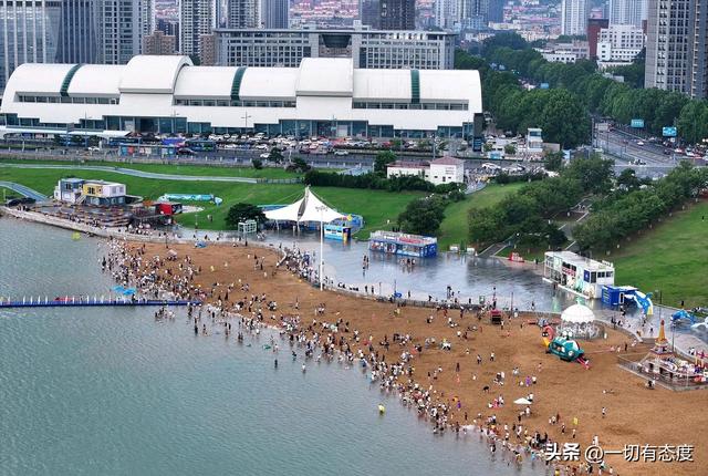 摩托艇破浪时突然懂了：为什么连云港的海，能让忙成陀螺的人放松