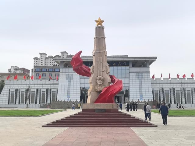 甘肃会宁红军长征胜利会师景区 有多个新老景观讲述着这一辉煌历史