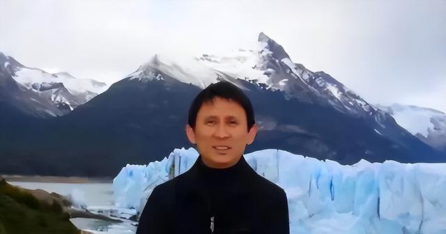 李讷唯一儿子王效芝：职高生	，妻子是薄一波外孙女，介绍人是上将