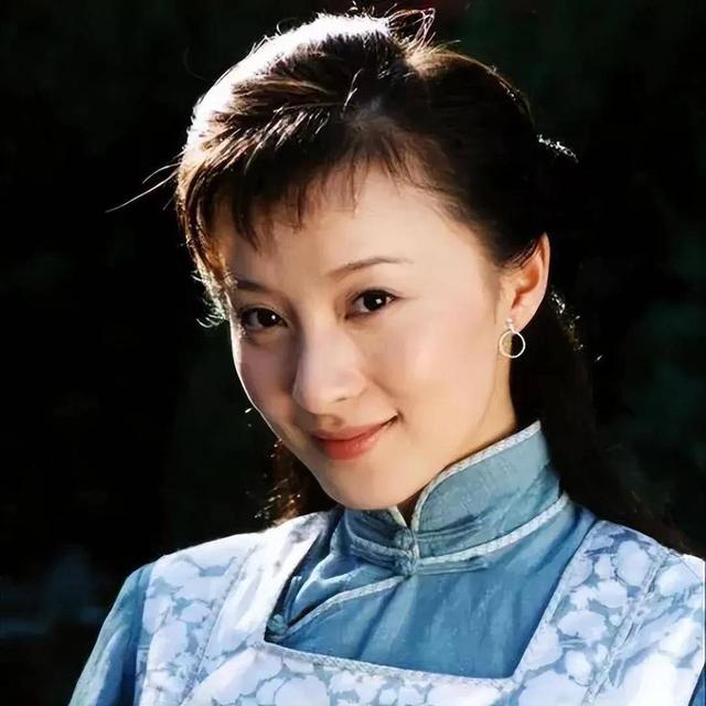 演员徐露：嫌丈夫丑不生孩子，丈夫给她245万，生下女儿后怎样了