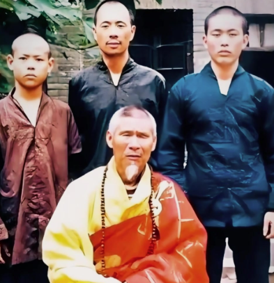 拔出萝卜带出泥！释永信全家老底被扒，原来他才只是冰山一角