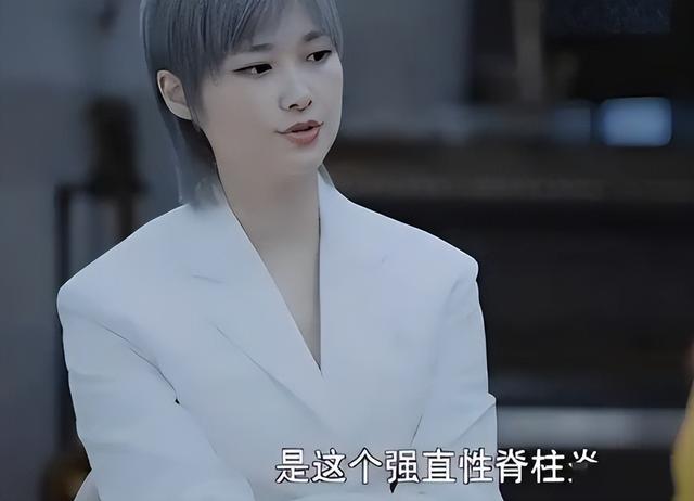身价上亿有什么用？37岁患“不死癌症”的李宇春，给所有人提了醒
