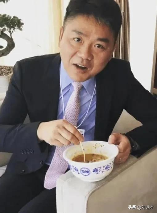 2025年的京东已经杀疯了，外卖酒旅只是开胃菜，太劲爆了！