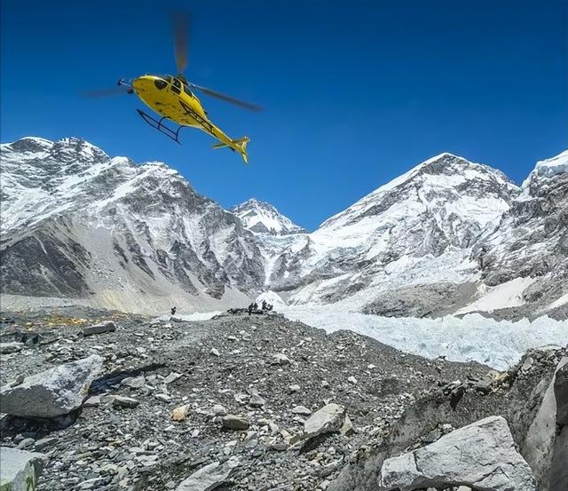 17岁少女“作死”登珠峰，滞留“死亡地带”4天，旅行变生死考验