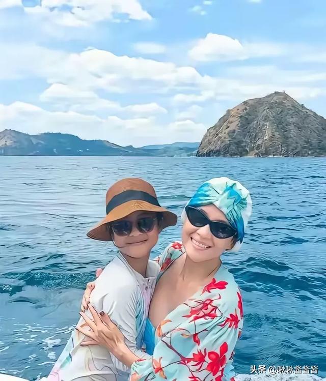 汪峰陪女友森林北新疆过七夕