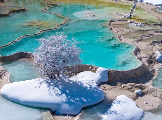 秋色未央，冬韵已至：请欣赏黄龙的限定色卡