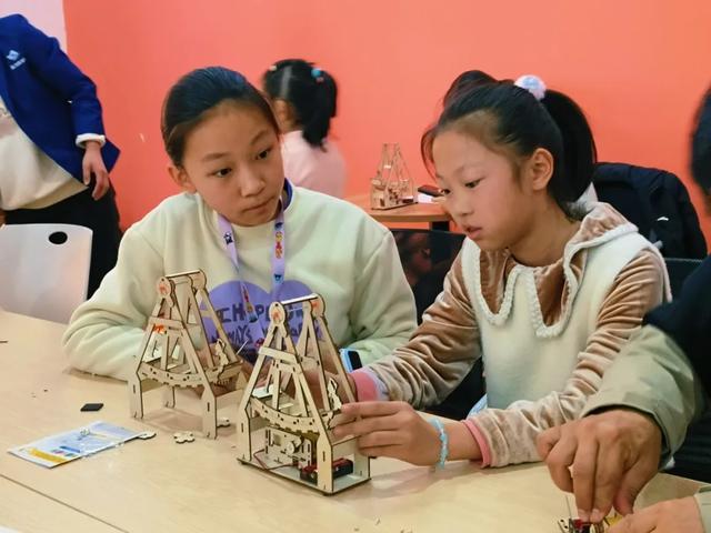 【酷玩科学】“友好相伴 快乐成长”敦煌市图书馆科普实验课堂——第四期《海盗船的内部结构》