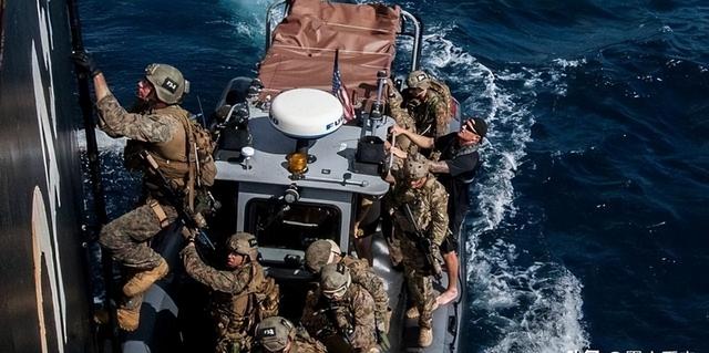 刚扣押中国船只，美方发现中国货轮填满导弹	，出其不意发动奇袭？