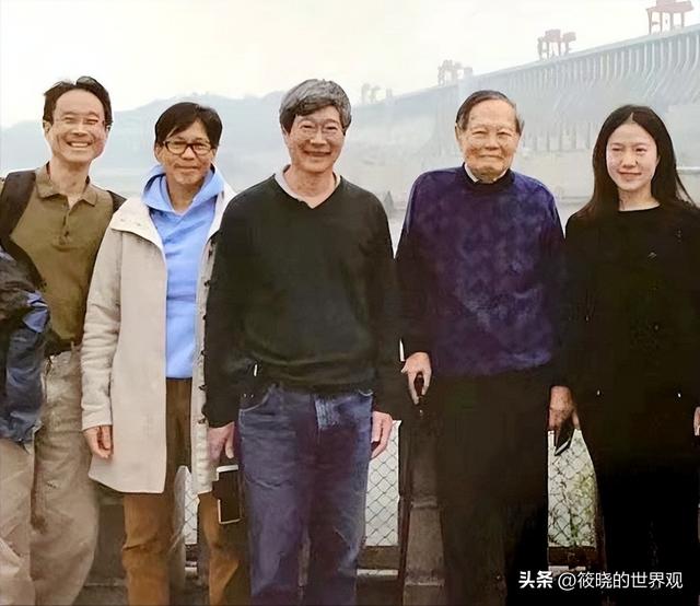 生日才过完17天，103岁杨振宁辞世，生前在翁帆庆生照里开怀大笑