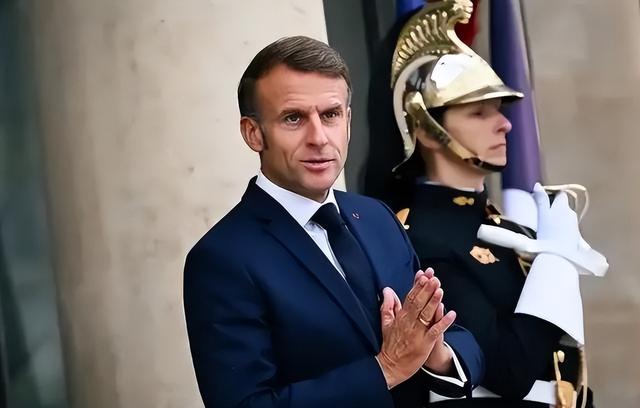 会谈结束，签署多项合作文件，当着中方的面，马克龙提出3个请求