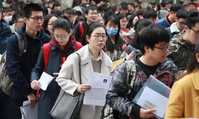 中央定调，退休新规实施，2026年1月跟2026年5月退休，怎么选？