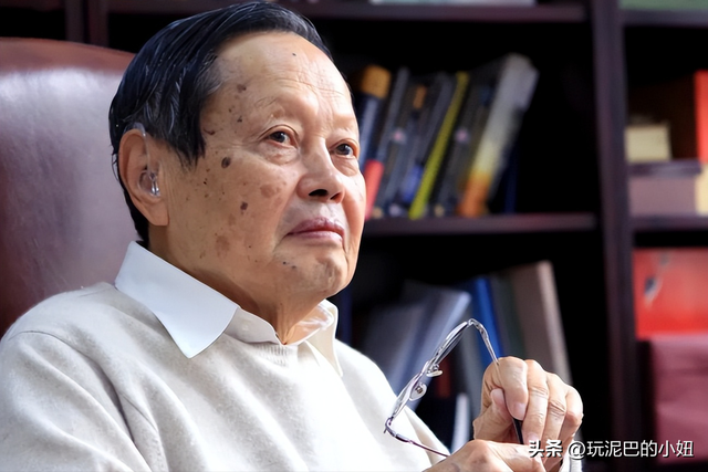 王宫保透露：杨振宁告别式时间确定，地点在八宝山，和邓稼先一样