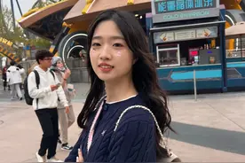 黄雨婷去环球玩，阿条姐真的好会穿 青春可爱太美了 第七张全场最佳图片
