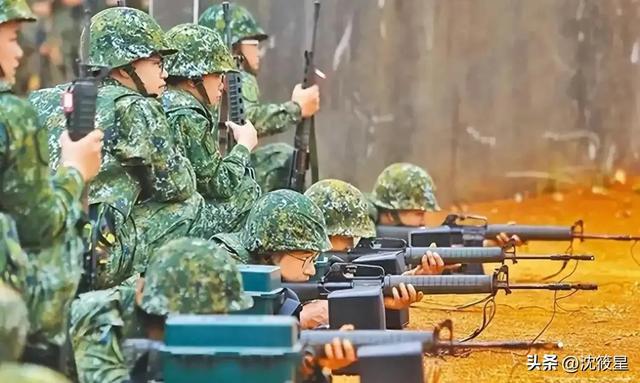 风向变了?大陆首次进入台浅滩,台军爆发逃兵潮,栗正杰一针见血