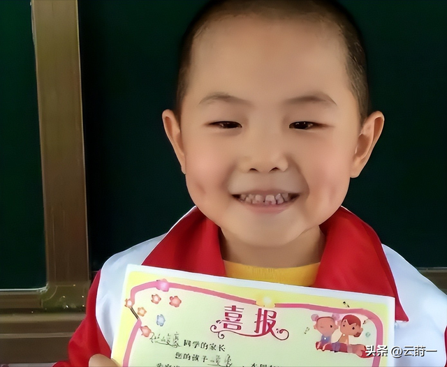 3岁上央视，5岁登春晚	，7岁就年薪百万，没想到现在却成了这样子