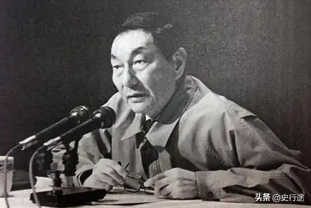 他是河南第一任省委书记	，47岁因病去世，其秘书后成为国务院总理