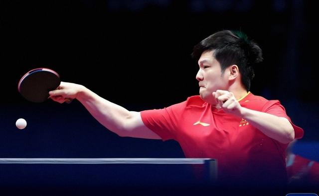 20日夜间全运会男团决赛 王楚钦败阵后额碰球台	，樊振东强势逆转！