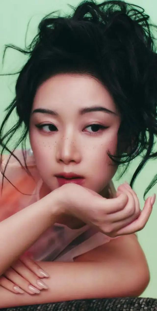 鎏光盛典——王小亿时尚写真大图