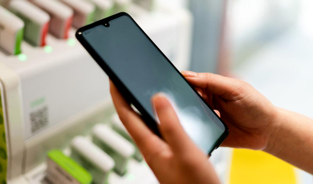 从街头爆红到“门可罗雀”，共享充电宝凉了，连商家都不愿再装