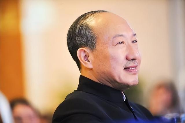 比恒大还惨！中国第二大民企轰然倒塌，负债7500亿，创始人被带走