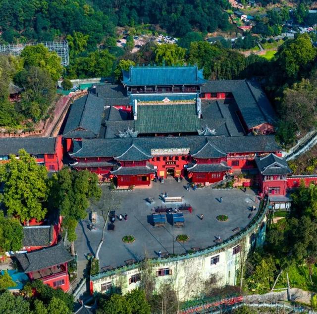 环法倒计时！乐山游玩真攻略：古寺赏菊金顶打卡，美食更不能少！