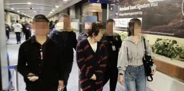 又揪出来一个巨贪,9.7亿,首富夫人郝斌的跨境逃亡失败了