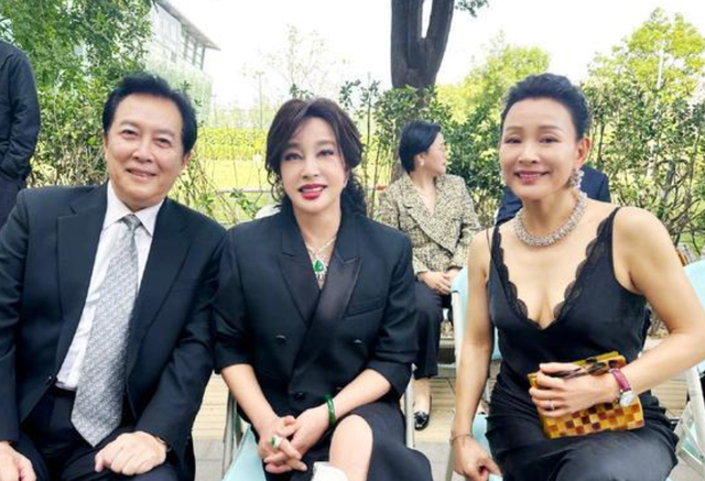 19岁被两名美国医生侵犯，留美43年受尽屈辱，归国后终于尝到甜头