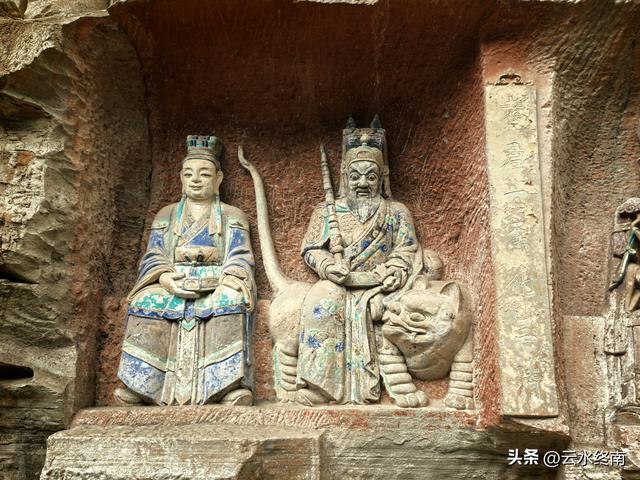 大足石刻能并列四大石窟吗？这一篇估计是最详介绍了，有些长慎入