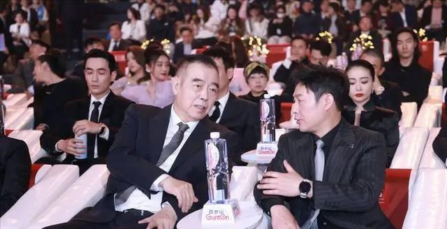 又一“谋女郎”上线，这次，74岁张艺谋让世界再次“刮目相看”！