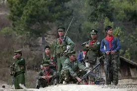 果敢同盟军的武器是谁提供的？图片