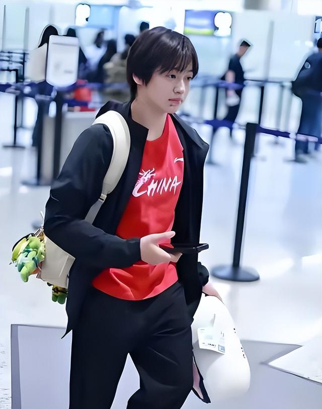 全红婵不再隐瞒，公开回应是否继续跳水，难怪陈芋汐要隔空喊话