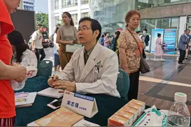 关注全国护肤日 | 护肤越精细皮肤就越好？医生：“保湿、防晒、少折腾”！图片