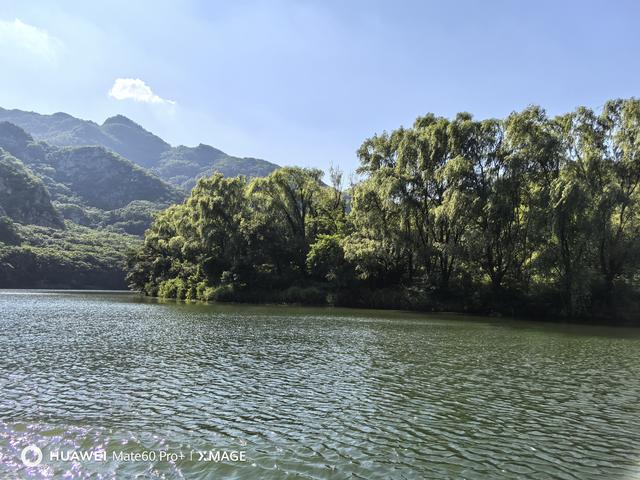冰峪沟山青水秀不枉此行，景区里零碎收费感觉欠佳