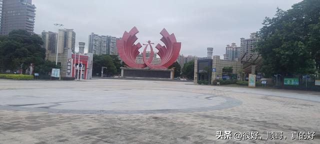 国庆首日，我悟了：聪明的都堵路上，聪明的都宅家里！